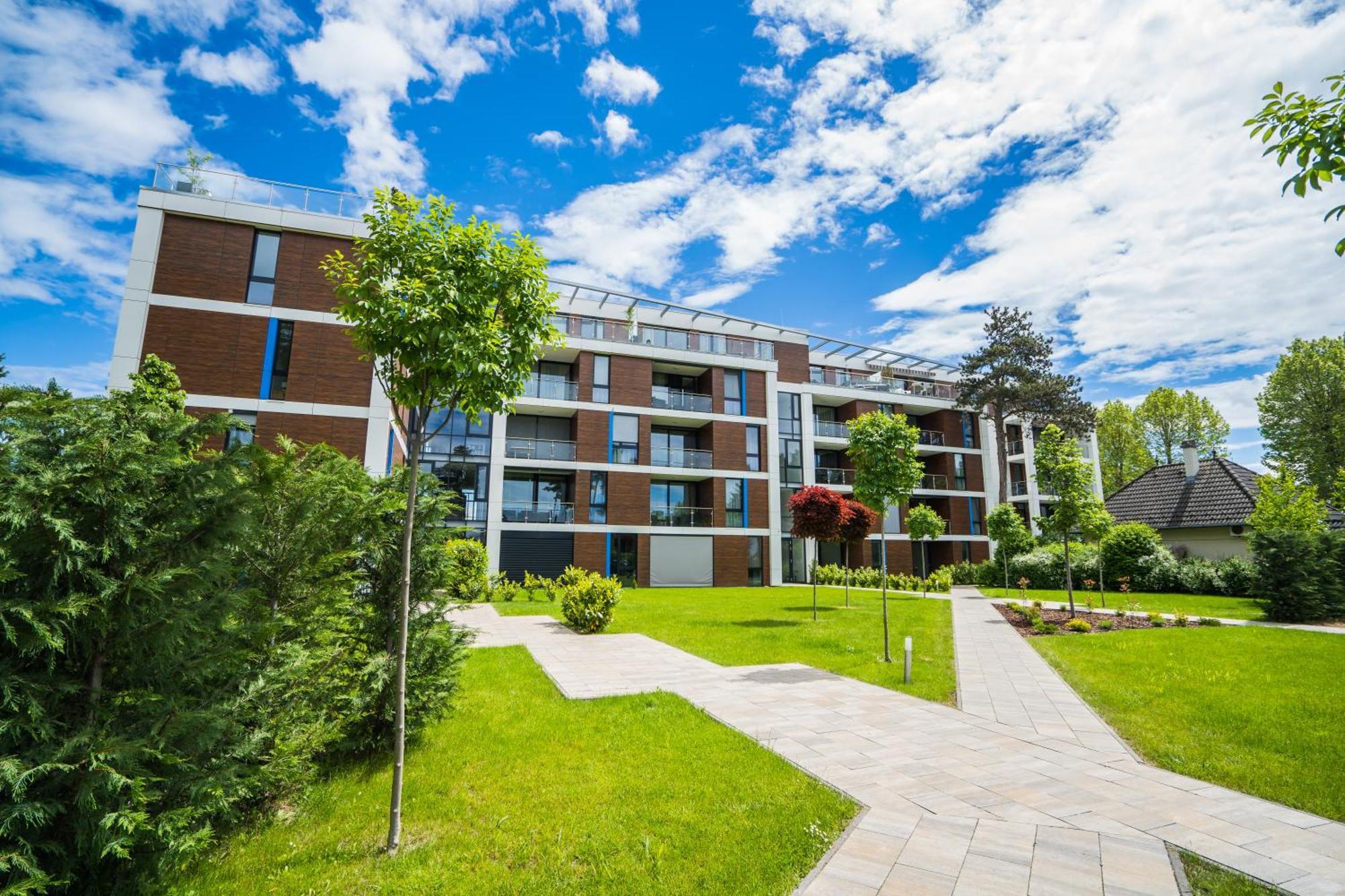Mf Port Azur Wellness Apartments Сиофок Екстериор снимка