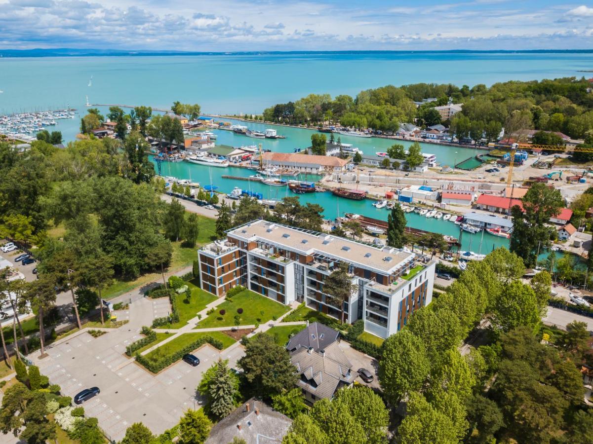 Mf Port Azur Wellness Apartments Сиофок Екстериор снимка