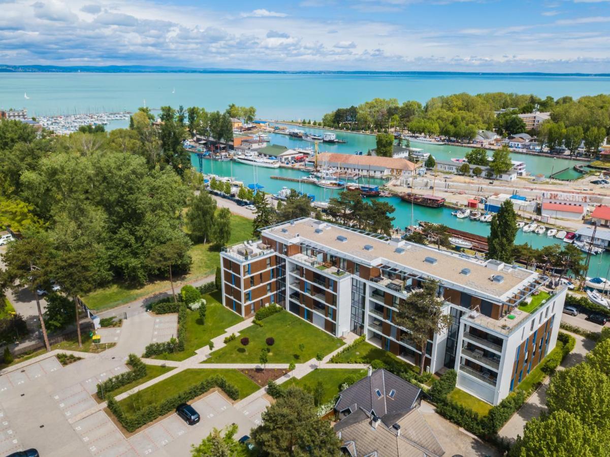 Mf Port Azur Wellness Apartments Сиофок Екстериор снимка