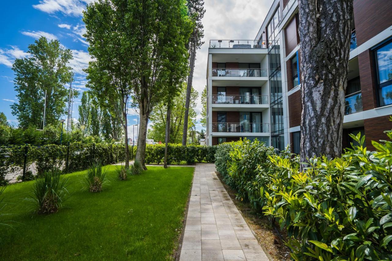 Mf Port Azur Wellness Apartments Сиофок Екстериор снимка