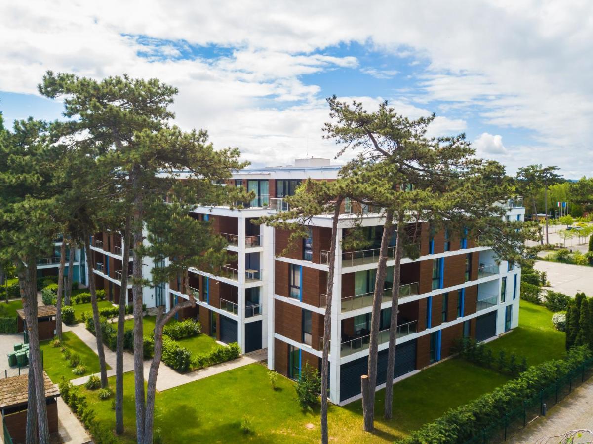 Mf Port Azur Wellness Apartments Сиофок Екстериор снимка