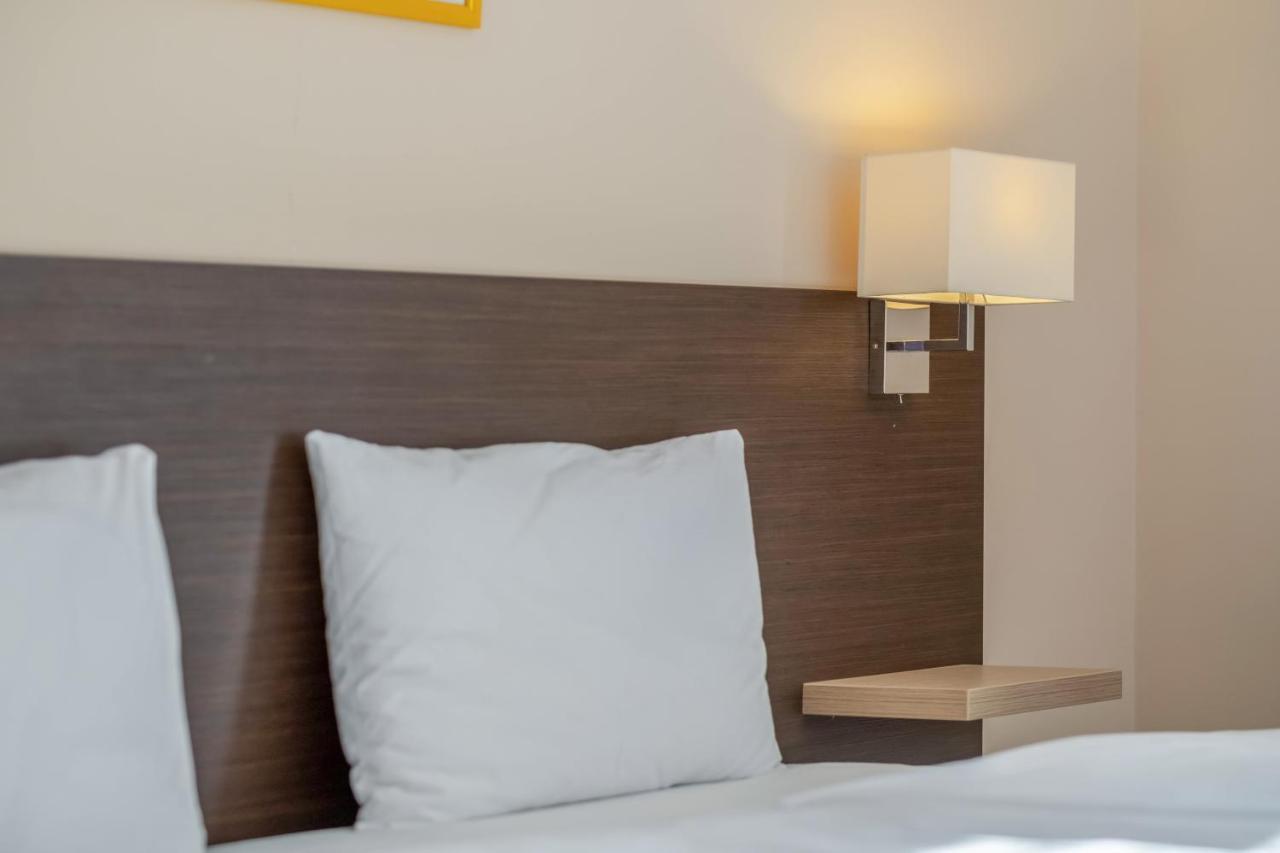 Mf Port Azur Wellness Apartments Сиофок Екстериор снимка