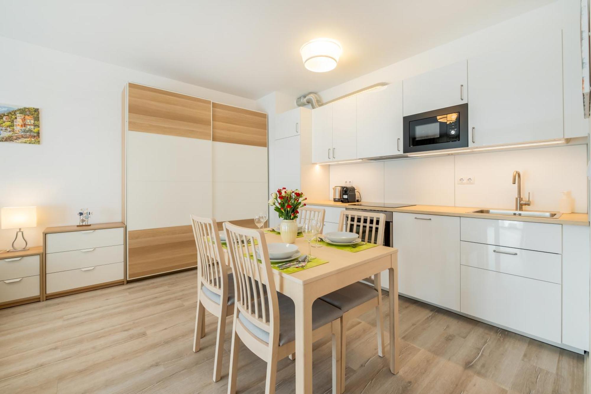 Mf Port Azur Wellness Apartments Сиофок Екстериор снимка